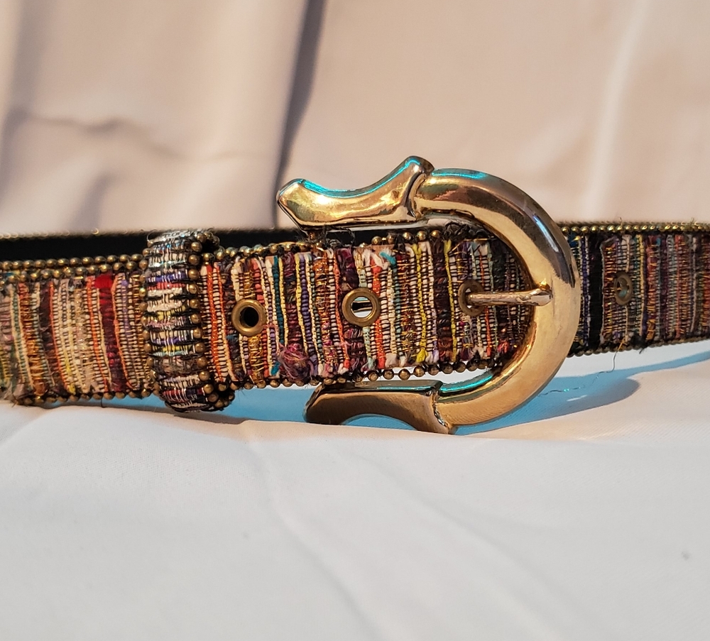 Multicolored belt